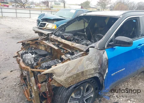 2023 Jeep Compass Limited 4X4 из США, поврежденный, VIN 3C4NJDCN0PT564908